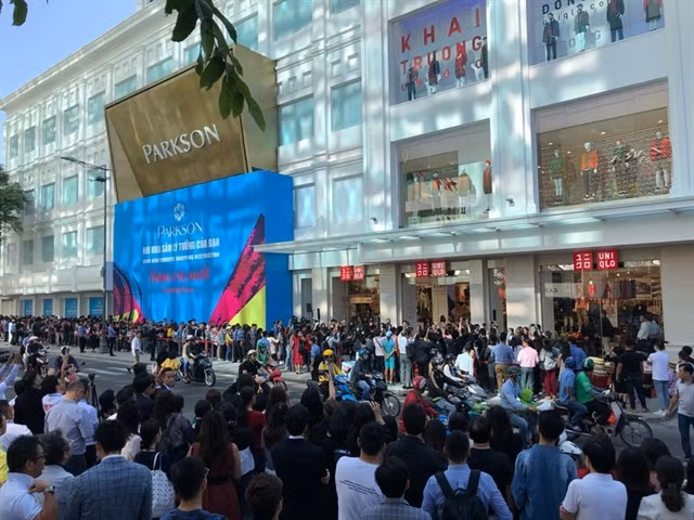 Japanese businesses to invest in Vietnam’s services and retail ảnh 1