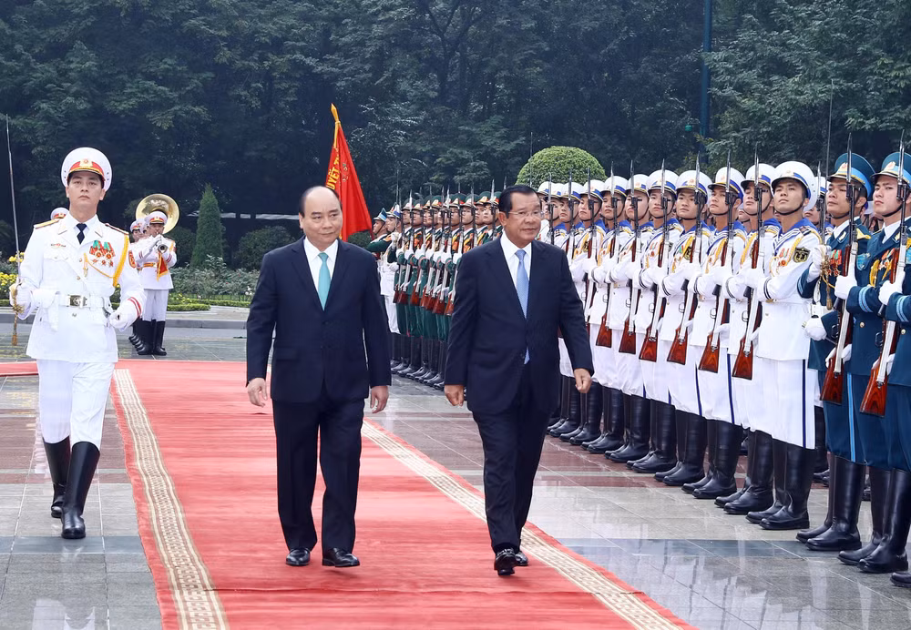 Cambodian PM Hun Sen concludes official trip to Vietnam ảnh 1