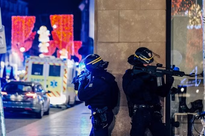 No Vietnamese citizen killed or injured in France’s Strasbourg attack ảnh 1