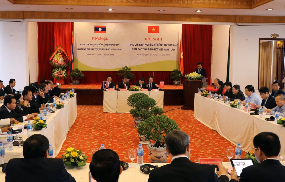 Vietnamese, Lao border localities share experience in religious affairs ảnh 1 Vietnamese, Lao border localities share experience in religious affairs ảnh 1