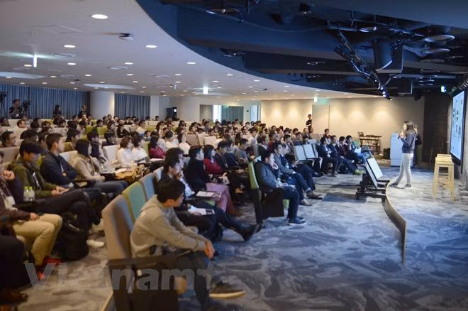 Career talk connects Vietnamese youths in Japan ảnh 1