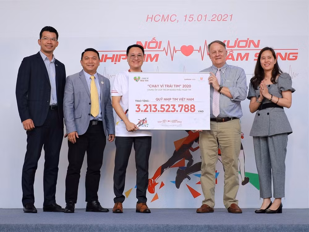 Over 3 billion VND raised at Run for the Heart race ảnh 1