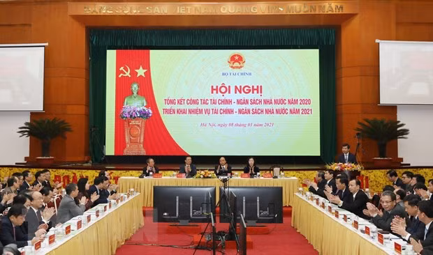 Financial sector must try to free up resources for national development: PM ảnh 2
