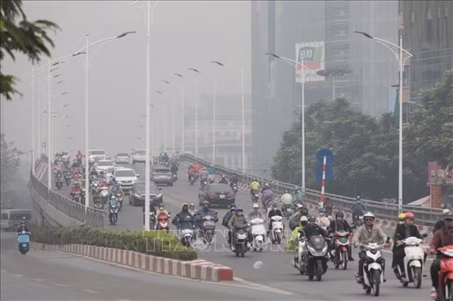 Air pollution engulfs Hanoi city ảnh 1