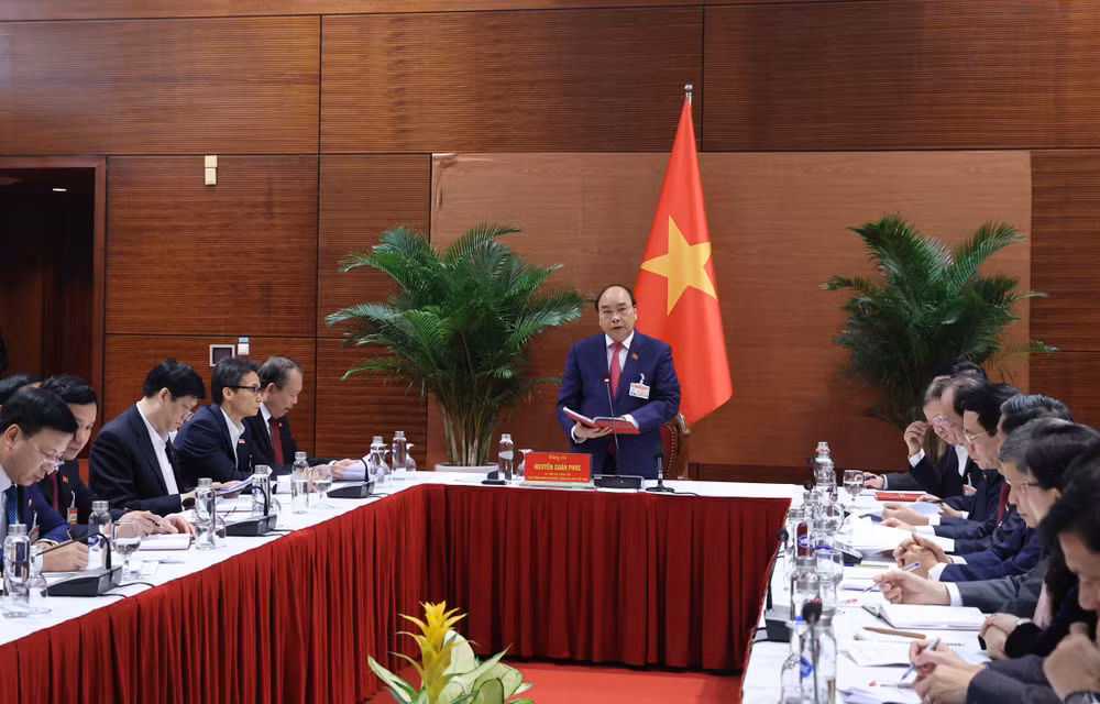 PM requests stamping out COVID-19 outbreaks before lunar New Year ảnh 1