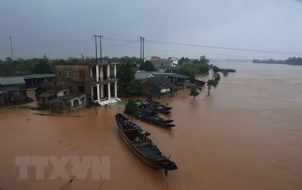 Indian Government sends aid to flood victims in central Vietnam ảnh 1
