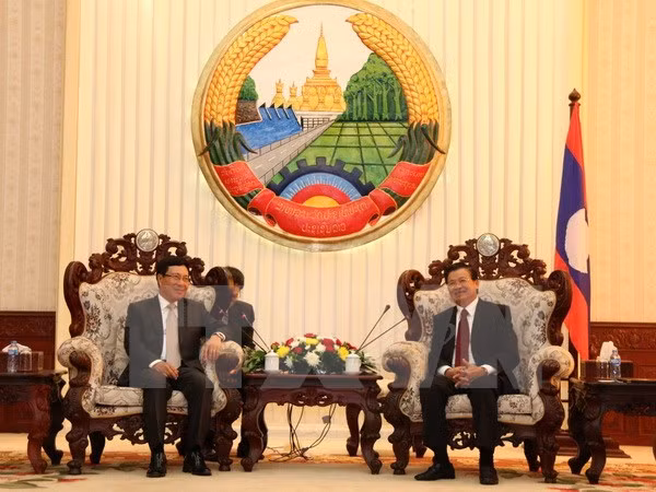 Lao PM hails Vietnam-Lao cooperative ties ảnh 1
