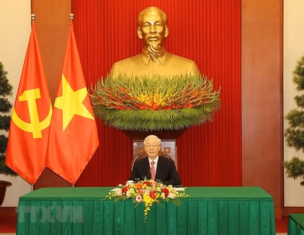 Top Vietnamese, Chinese leaders hold phone talks ảnh 2