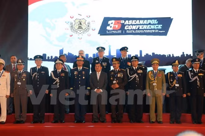 ASEAN police chiefs discuss ensuring regional security ảnh 1