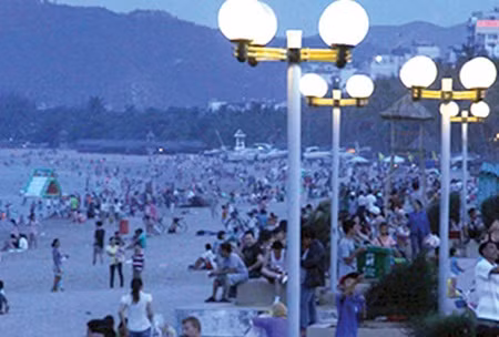Nha Trang to offer free swimming under the moon ảnh 1 Nha Trang to offer free swimming under the moon ảnh 1