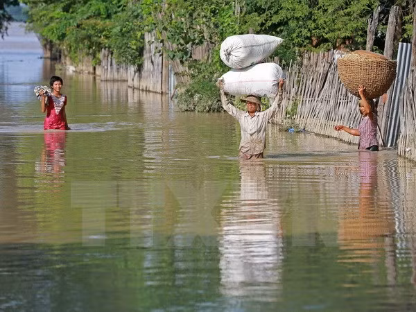 Myanmar calls for international flood relief ảnh 1