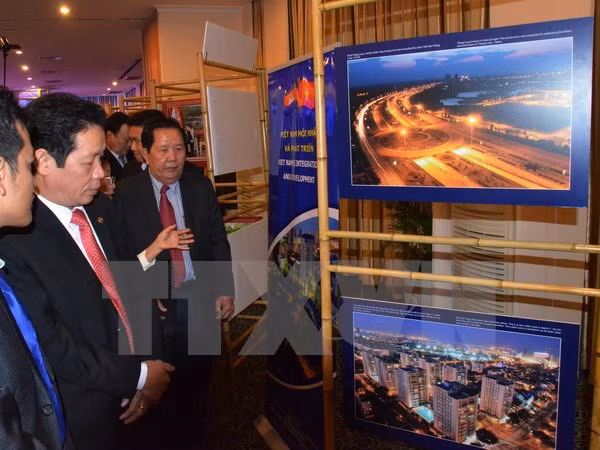 Exhibition highlights Vietnam-Cambodia ties ảnh 1