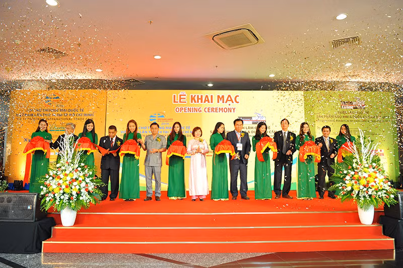 Vietnam Expo 2017 kicks off in HCM City ảnh 1