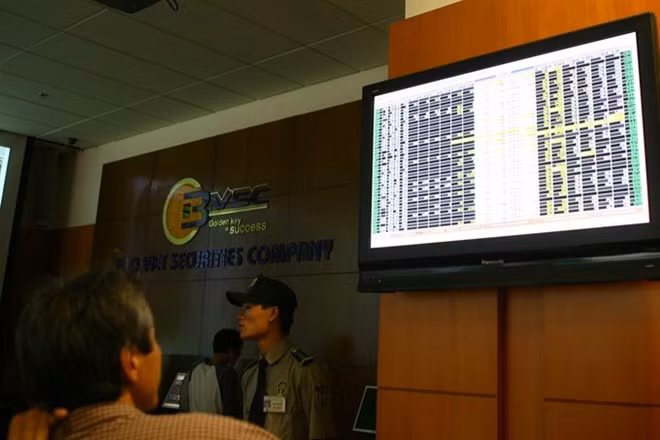 Shares mixed on changing money inflow ảnh 1