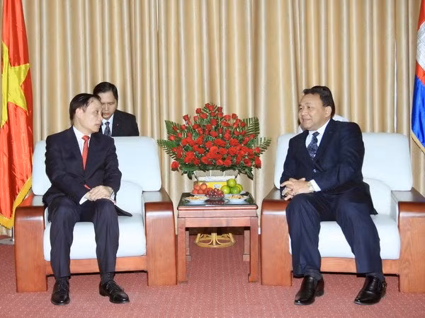 Foreign Ministry offers National Day greetings to Cambodia ảnh 1