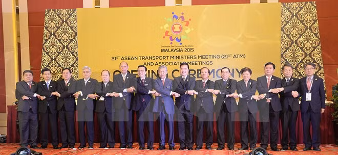 ASEAN, China, Japan vow to boost regional transport links ảnh 1