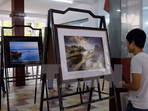 Photo exhibition on Vietnamese heritage sites opens in Da Nang ảnh 1