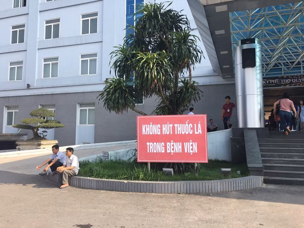 Hanoi, HCM City build smoke-free environments in public areas ảnh 1