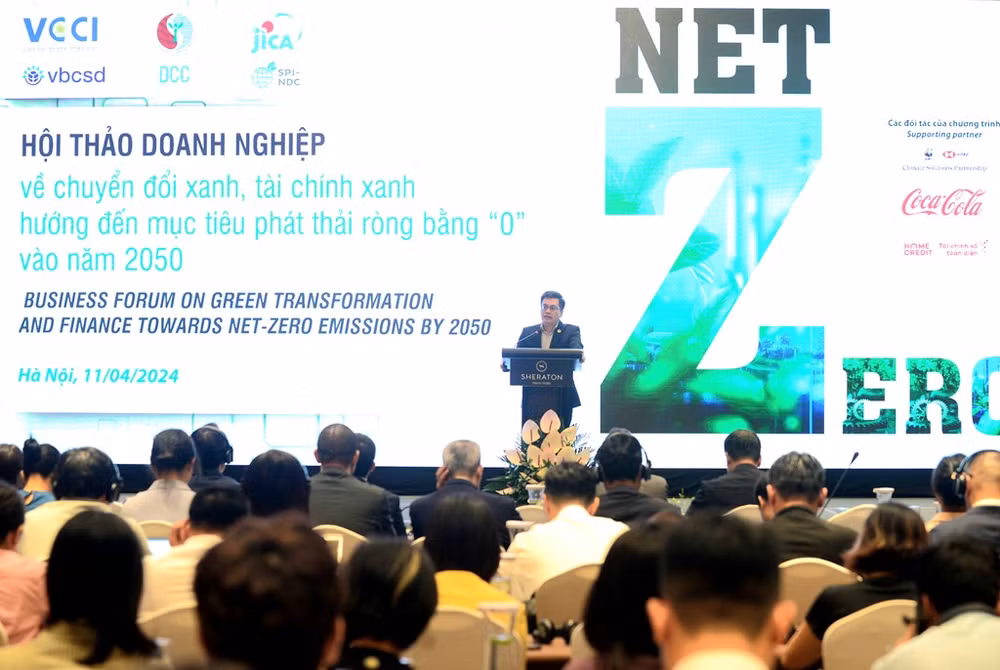 Business forum talks green transition towards net-zero emissions by 2050 ảnh 1