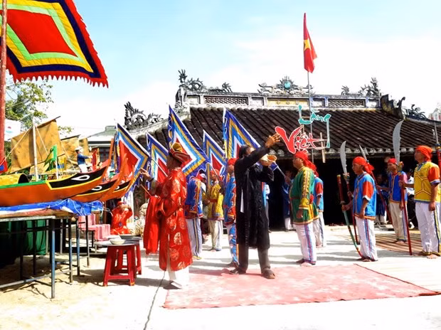 Quang Ngai ceremony commemorates soldiers safeguarding national sovereignty ảnh 1