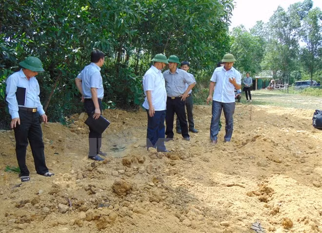 Formosa found burying waste at another landfill in Ha Tinh ảnh 1 Formosa found burying waste at another landfill in Ha Tinh ảnh 1
