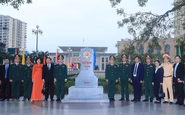 Chinese Defence Minister welcomed in Quang Ninh ảnh 1