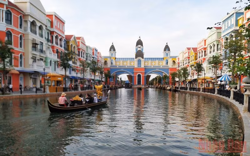 Vietnam plans to resume domestic tourism activities in October ảnh 2