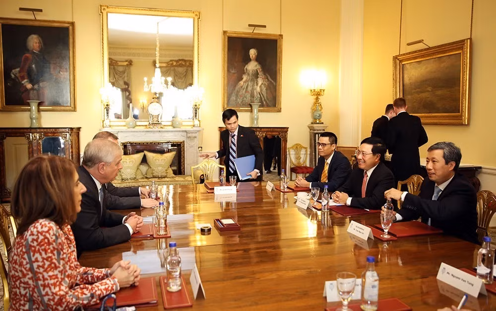 Vietnam, UK issue Joint Statement ảnh 1 Vietnam, UK issue Joint Statement ảnh 1
