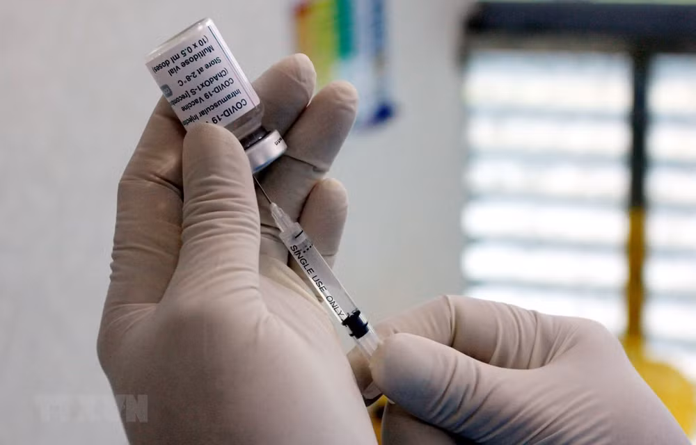 Hanoi to offer free COVID-19 vaccinations to residents aged 18-65 ảnh 1 Hanoi to offer free COVID-19 vaccinations to residents aged 18-65 ảnh 1