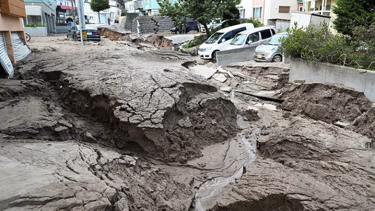 5.7-magnitude quake hits Indonesia ảnh 1 5.7-magnitude quake hits Indonesia ảnh 1