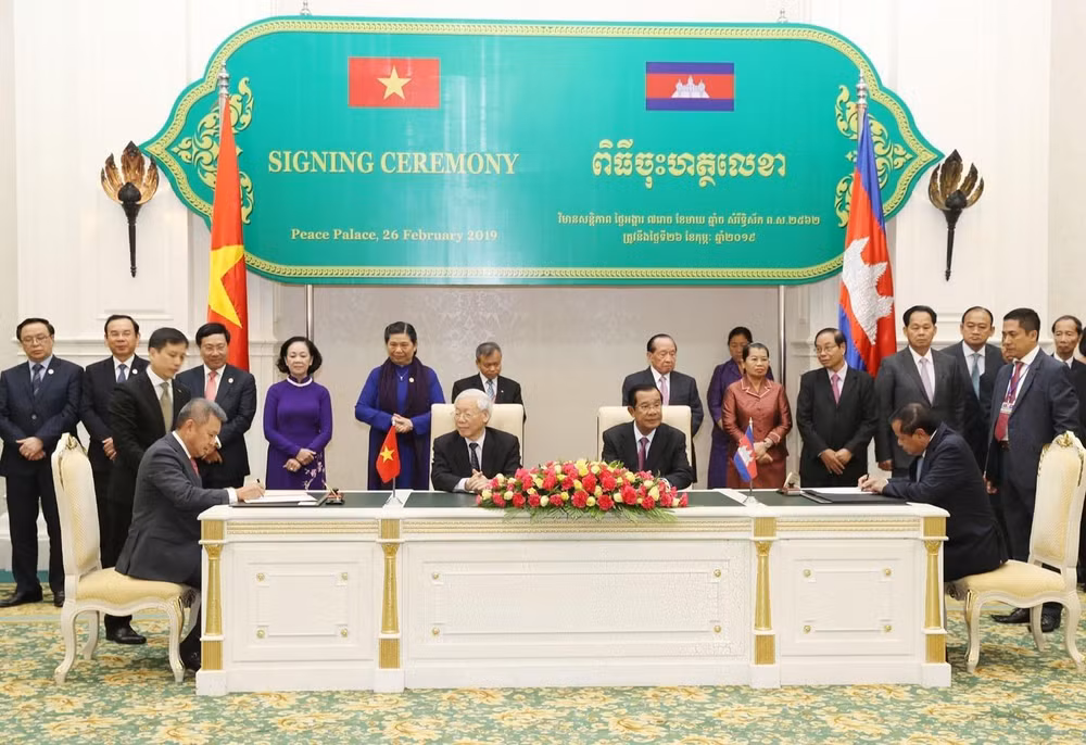 Vietnam Airlines, Cambodia’s Tourism Ministry ink cooperation deal ảnh 1 Vietnam Airlines, Cambodia’s Tourism Ministry ink cooperation deal ảnh 1