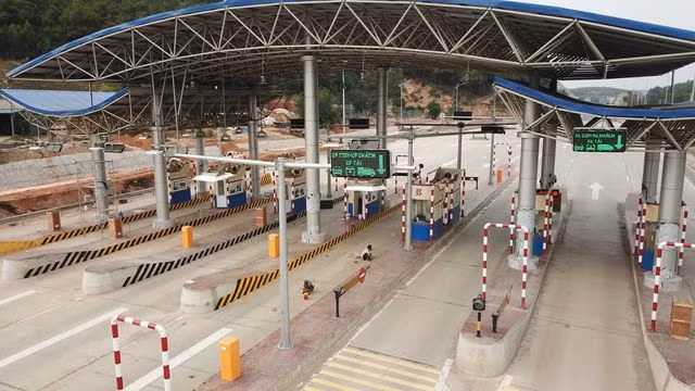 Ha Long-Van Don expressway opens to traffic ảnh 1