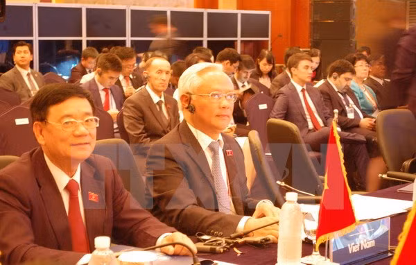 Vietnamese, Russian legislators discuss cooperation measures ảnh 1 Vietnamese, Russian legislators discuss cooperation measures ảnh 1