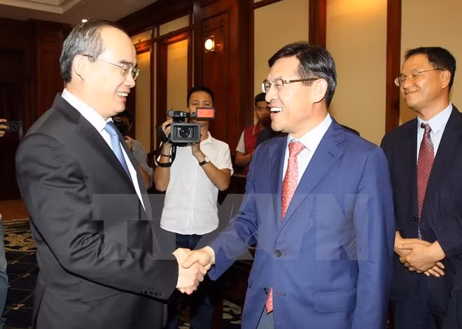 HCM City to help firms join Samsung’s global supply chain ảnh 1