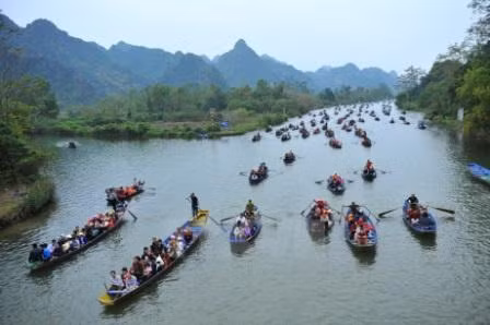Vietnam explores cultural-religious heritage tourism ảnh 2