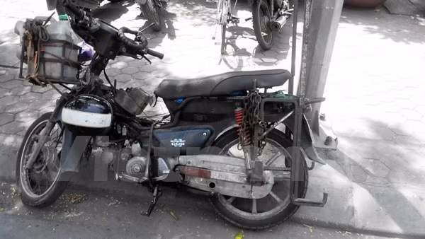 Hanoi prepares roadmap to revoke outdated motorbikes ảnh 1