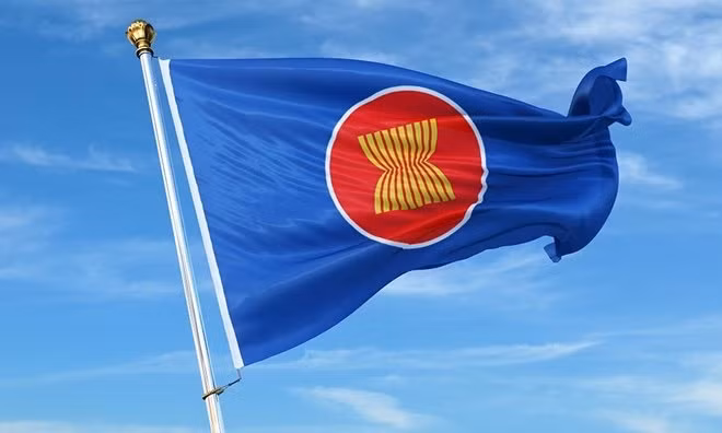 Vietnam attends meetings between ASEAN and partners ảnh 1