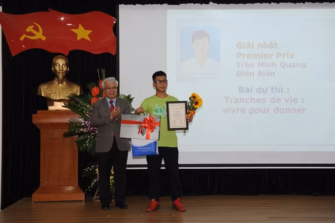 Vietnamese writers take part in French contest ảnh 1