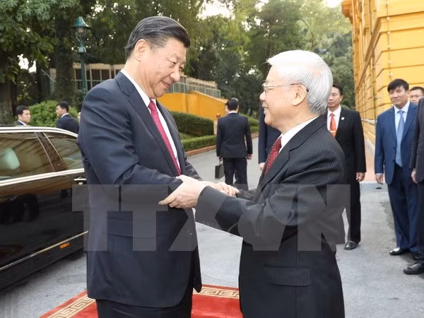 Party chiefs Nguyen Phu Trong, Xi Jinping hold talks ảnh 1