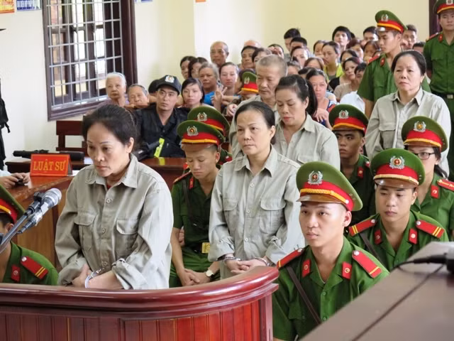 Lang Son: Death, life sentences given on traffickers of 60kg of heroin ảnh 1