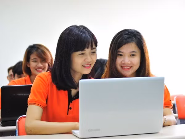 Can Tho, UK step up cooperation in education ảnh 1 Can Tho, UK step up cooperation in education ảnh 1