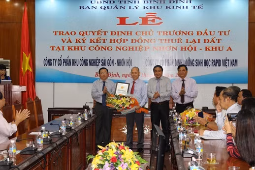 Binh Dinh licenses three new pharma, cosmetics projects ảnh 1
