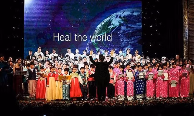 Hundreds of artists to perform at charity concert in Hanoi ảnh 1