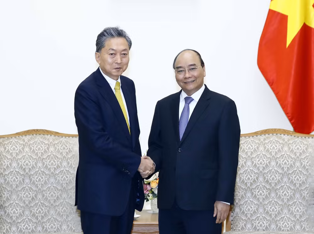 PM receives President of East Asian Community Institute of Japan ảnh 1