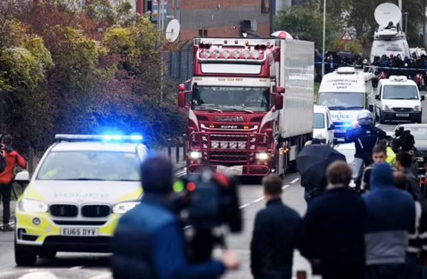 PM sends condolences to families of victims in UK ảnh 1