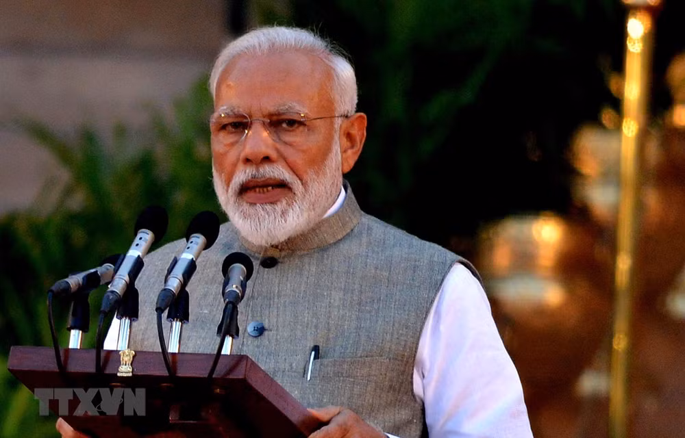 Indian PM welcomes ASEAN’s decision to review FTA ảnh 1