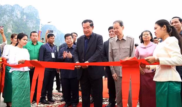Cambodia inaugurates fifth cement plant ảnh 1 Cambodia inaugurates fifth cement plant ảnh 1
