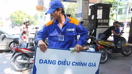 Petrol prices may be adjusted daily ảnh 1
