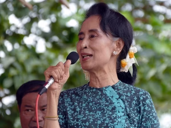 Myanmar: San Suu Kyi wins parliament seat ảnh 1