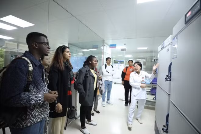 Int’l nutrition experts visit Vietnam to exchange experiences ảnh 2